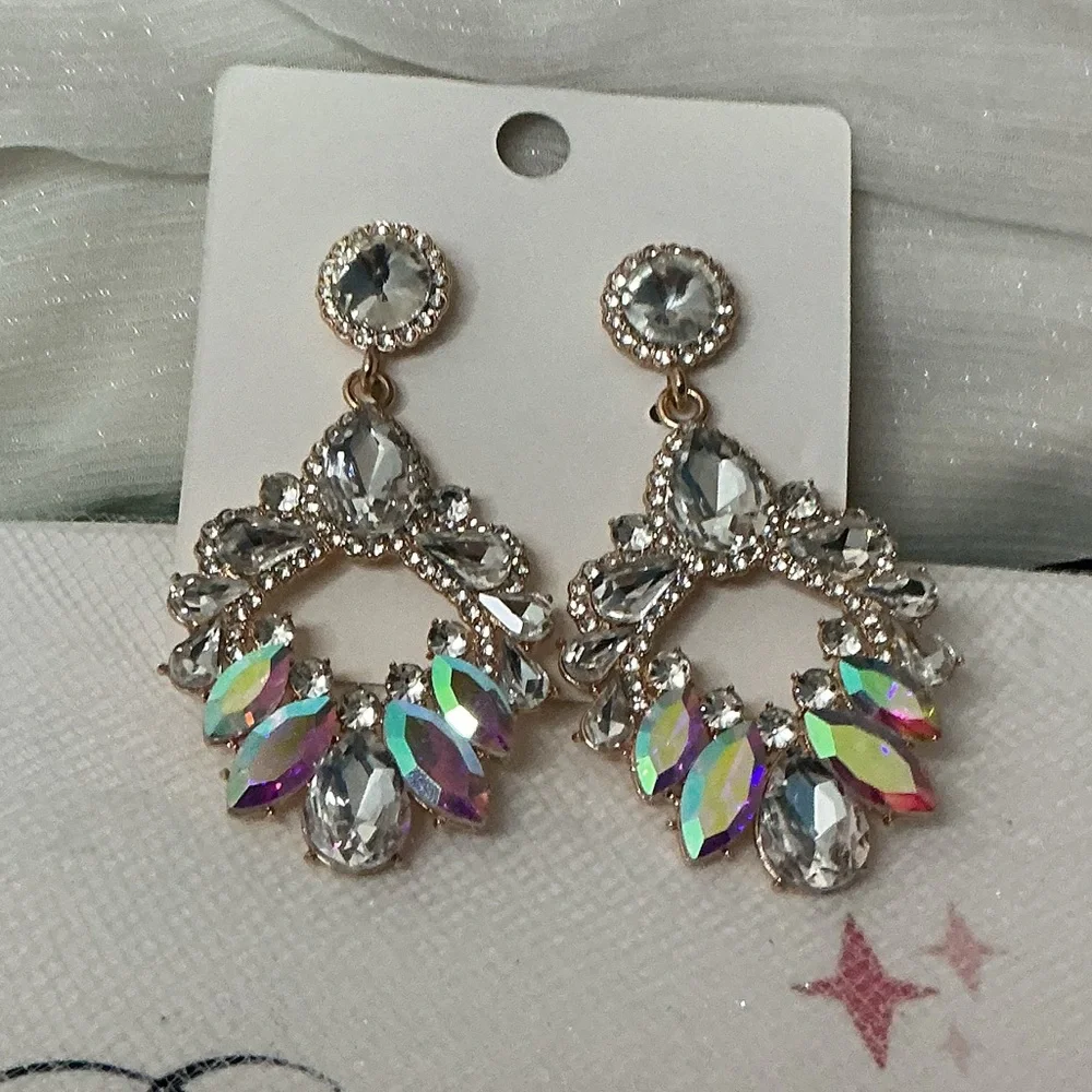 💖 Iridescent Aurora Borealis Crystal Drop Earrings